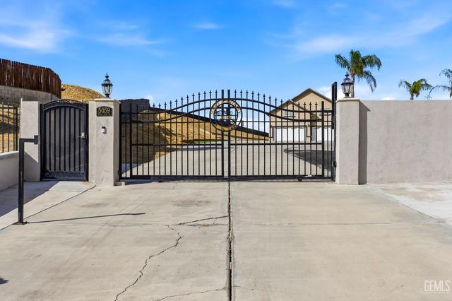5059 N Hills Drive, Bakersfield, CA 93308