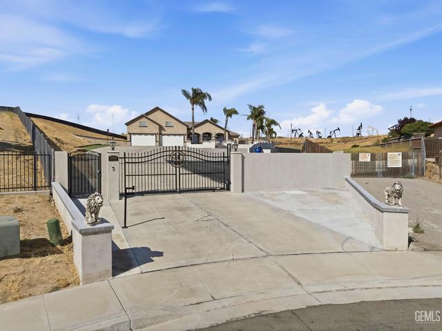 5059 N Hills Drive, Bakersfield, CA 93308