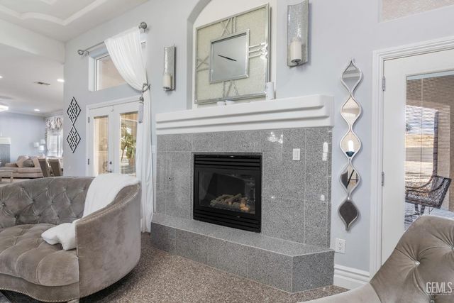 5059 N Hills Drive, Bakersfield, CA 93308