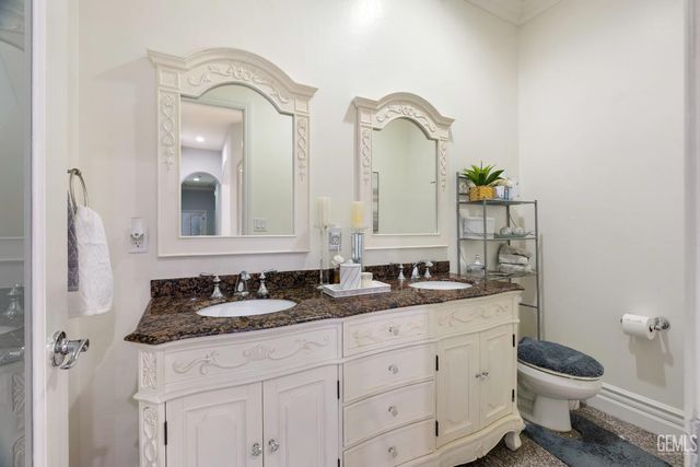 5059 N Hills Drive, Bakersfield, CA 93308