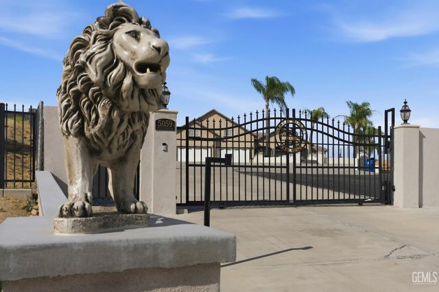 5059 N Hills Drive, Bakersfield, CA 93308