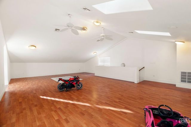 5059 N Hills Drive, Bakersfield, CA 93308