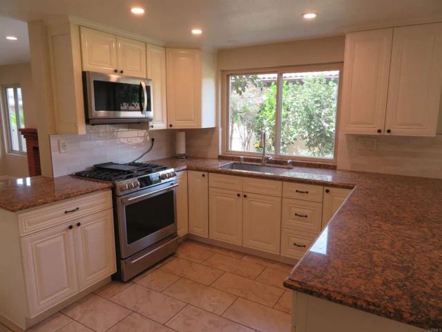 1085 Winding Oak Drive, Chula Vista, CA 91910