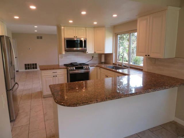 1085 Winding Oak Drive, Chula Vista, CA 91910