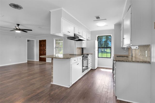 21356 N Tx Highway 90 N N, Bedias, TX 77831