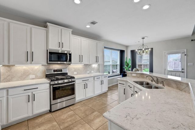 9511 White Landing Drive, Mont Belvieu, TX 77523