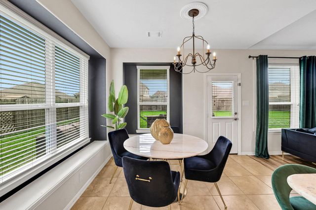 9511 White Landing Drive, Mont Belvieu, TX 77523