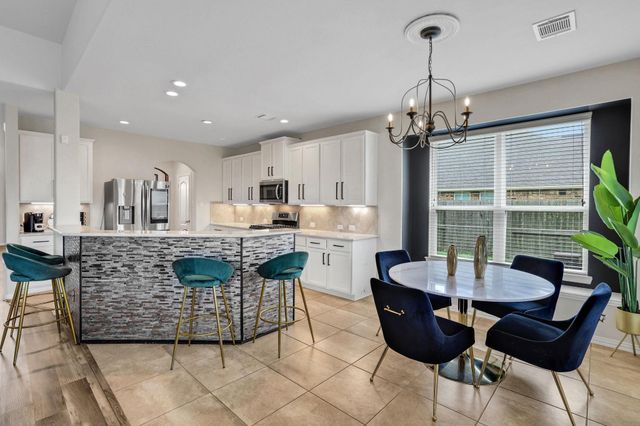 9511 White Landing Drive, Mont Belvieu, TX 77523