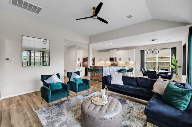 9511 White Landing Drive, Mont Belvieu, TX 77523