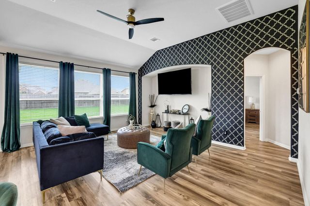 9511 White Landing Drive, Mont Belvieu, TX 77523