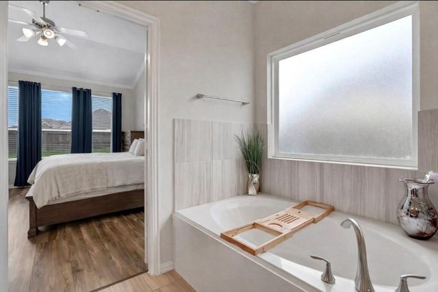 9511 White Landing Drive, Mont Belvieu, TX 77523