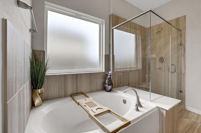 9511 White Landing Drive, Mont Belvieu, TX 77523