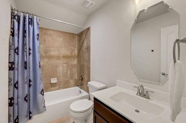 9511 White Landing Drive, Mont Belvieu, TX 77523