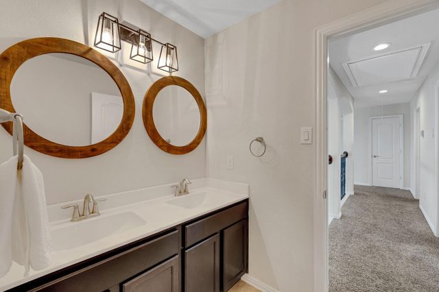 9511 White Landing Drive, Mont Belvieu, TX 77523