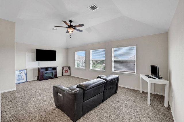 9511 White Landing Drive, Mont Belvieu, TX 77523