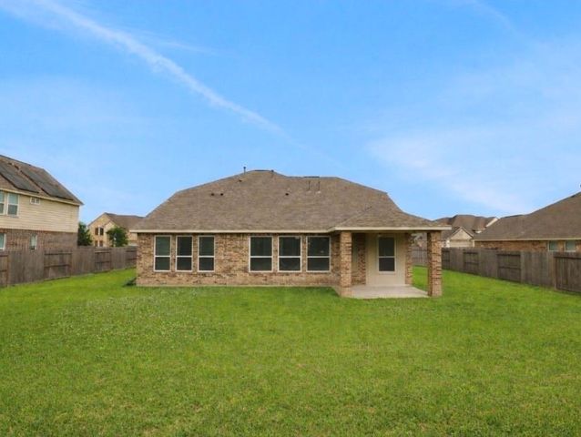 9511 White Landing Drive, Mont Belvieu, TX 77523