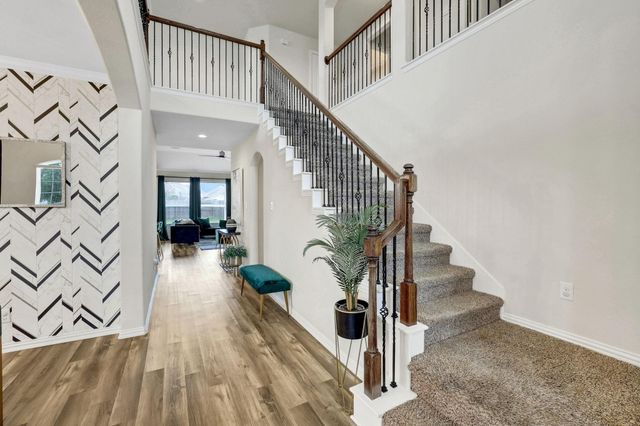 9511 White Landing Drive, Mont Belvieu, TX 77523