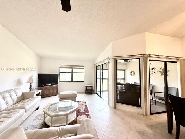 3310 Perimeter Dr 3310, Green Acres, FL 33467