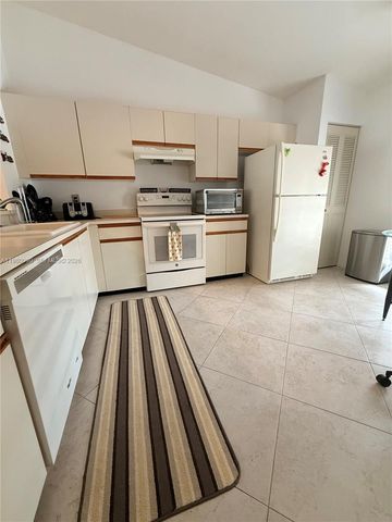 3310 Perimeter Dr 3310, Green Acres, FL 33467