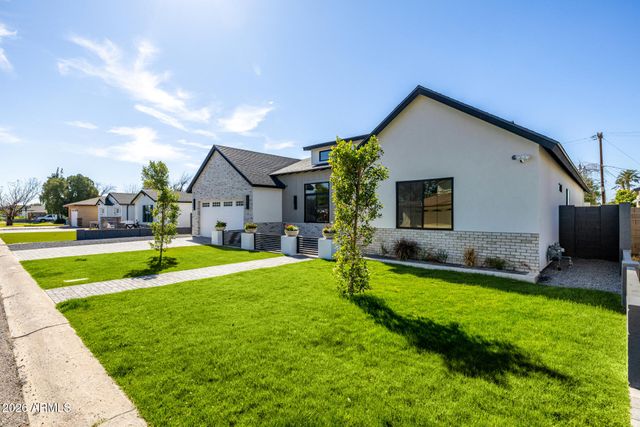 3028 N 47TH Place, Phoenix, AZ 85018