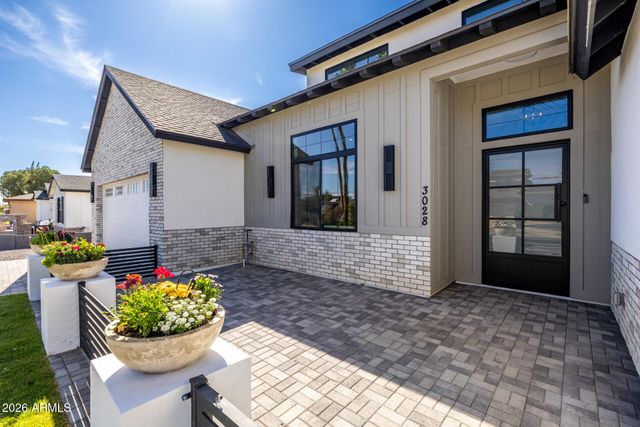 3028 N 47TH Place, Phoenix, AZ 85018