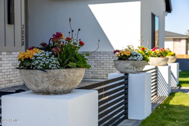 3028 N 47TH Place, Phoenix, AZ 85018