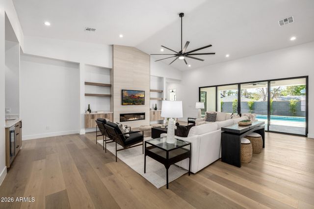 3028 N 47TH Place, Phoenix, AZ 85018