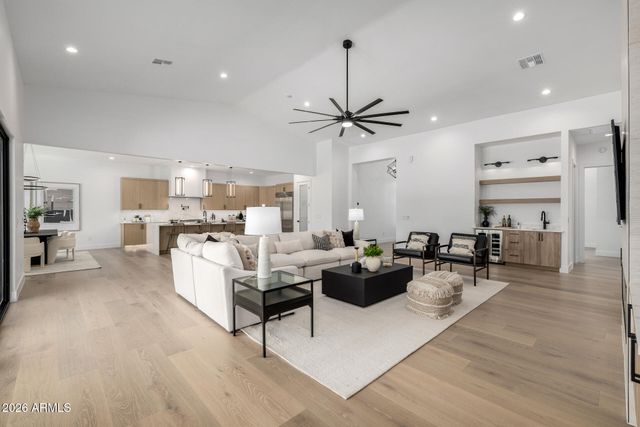 3028 N 47TH Place, Phoenix, AZ 85018