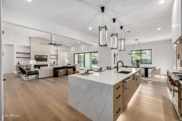 3028 N 47TH Place, Phoenix, AZ 85018