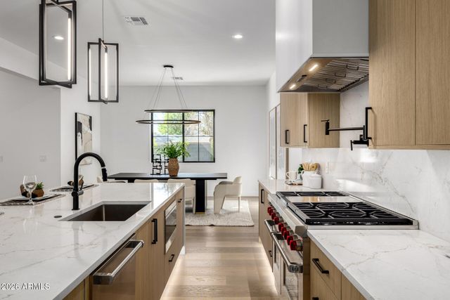 3028 N 47TH Place, Phoenix, AZ 85018