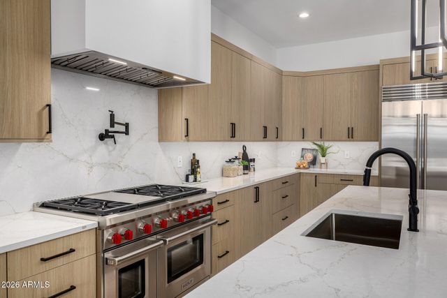 3028 N 47TH Place, Phoenix, AZ 85018