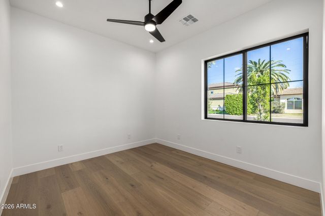 3028 N 47TH Place, Phoenix, AZ 85018