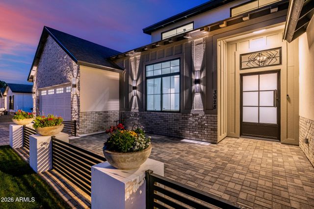 3028 N 47TH Place, Phoenix, AZ 85018