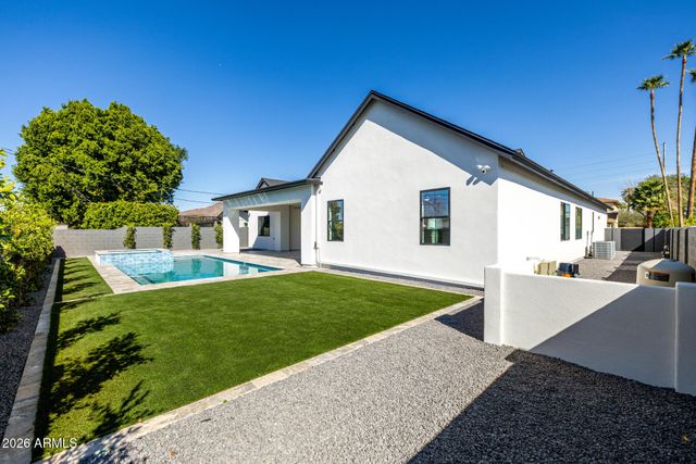 3028 N 47TH Place, Phoenix, AZ 85018