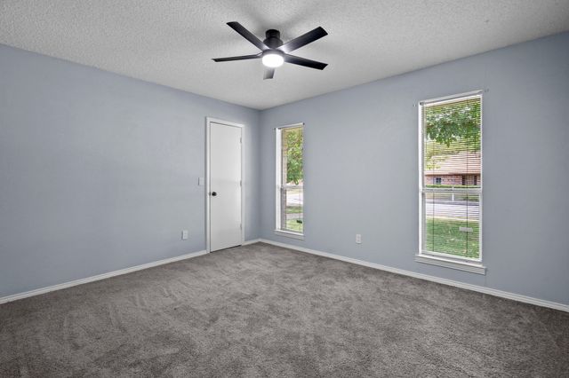 1801 Ridgecrest Drive, Terrell, TX 75160