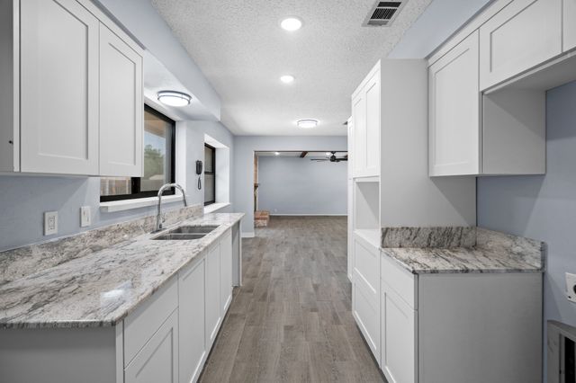 1801 Ridgecrest Drive, Terrell, TX 75160