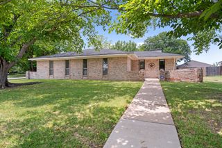 1801 Ridgecrest Drive, Terrell, TX 75160