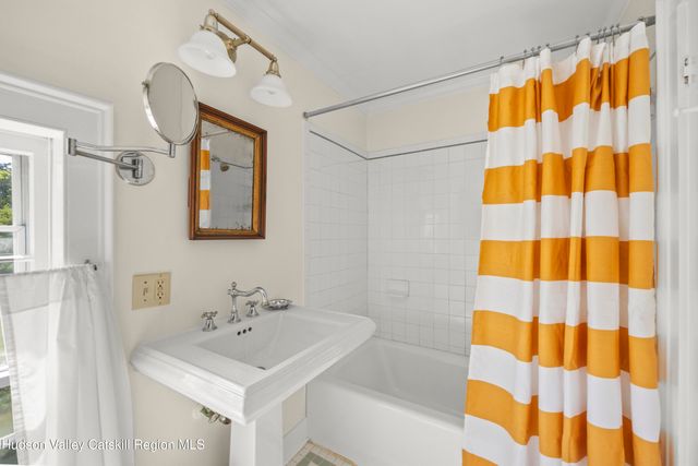 11549 State Route 22, Austerlitz, NY 12017