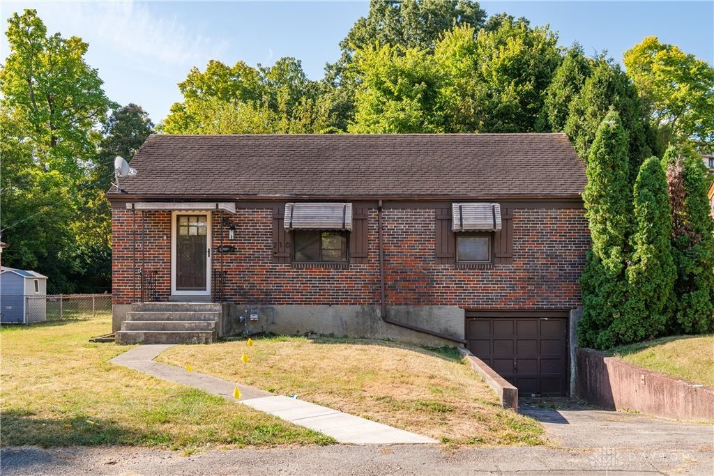 210 Castlewood Avenue, Dayton, OH 45405