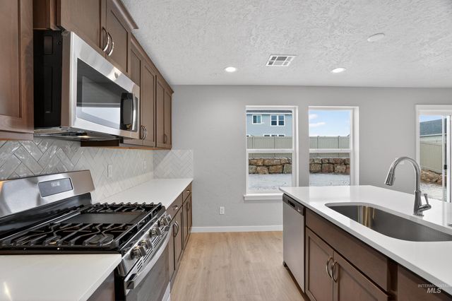 4415 Dawnstar Ave, Caldwell, ID 83607