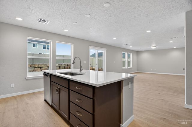 4415 Dawnstar Ave, Caldwell, ID 83607