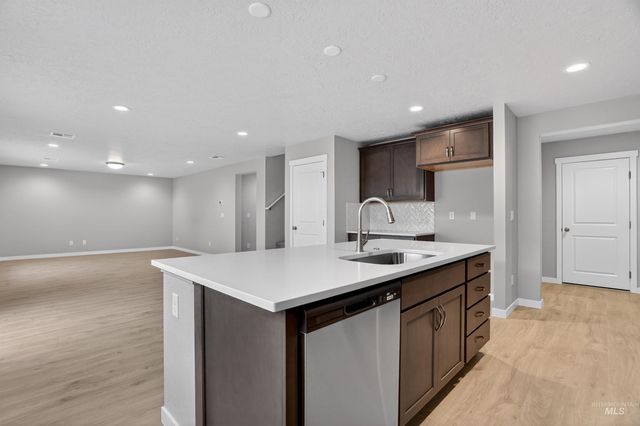 4415 Dawnstar Ave, Caldwell, ID 83607