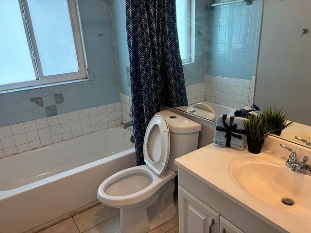 1250 SW 5TH Terrace, Deerfield Beach, FL 33441