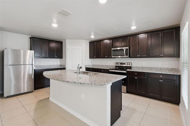 1377 BRENWAY DRIVE, Mascotte, FL 34753