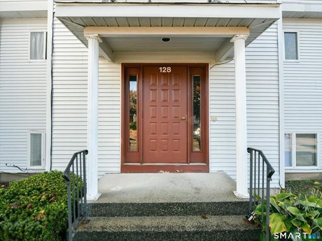 128 Hamden Avenue E, Waterbury, CT 06704