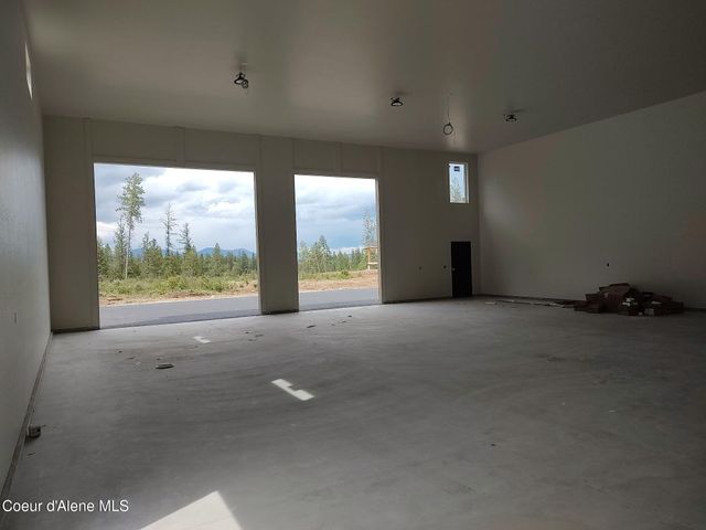25817 N Dickens Rd, Athol, ID 83801