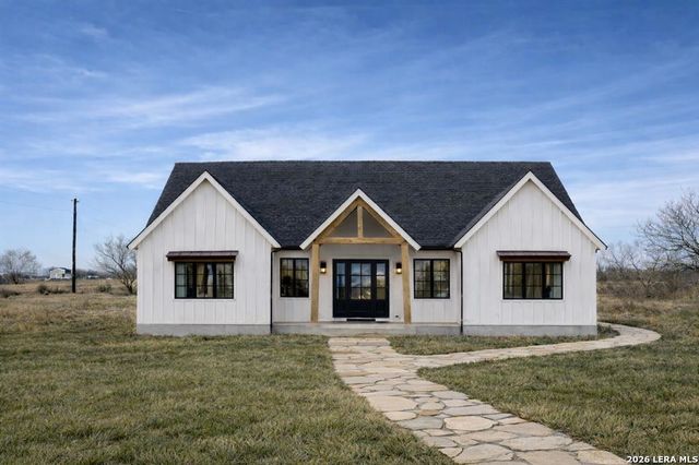 125 Syrah St, La Vernia, TX 78121