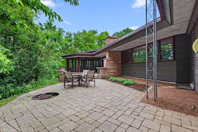 2419 County Road Y, Sheboygan, WI 53083