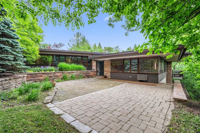 2419 County Road Y, Sheboygan, WI 53083