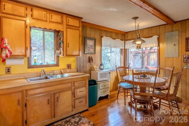 465 Enchanted Forest Drive, Sylva, NC 28779